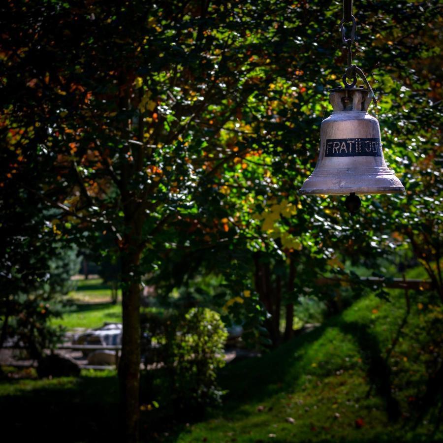 Fratii Jderi - Utopia Verde Brezoi Exterior foto